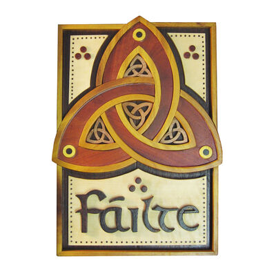 Wooden Trinity Knot Failte Wall Hanging Plaque  22cm X 15.5cm