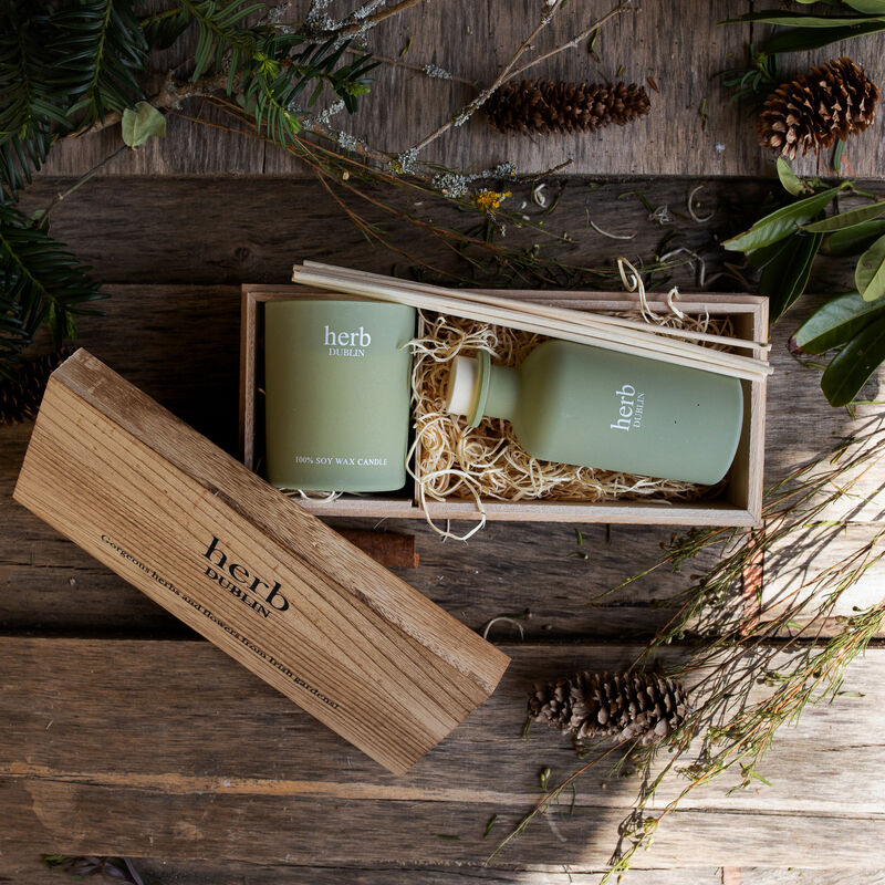 Herb Dublin Winter Walks Candle & Diffuser Set In Wooden Gift Box